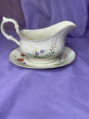 Vintage Mi Casa fine ivory Gravy Boat with Saucer